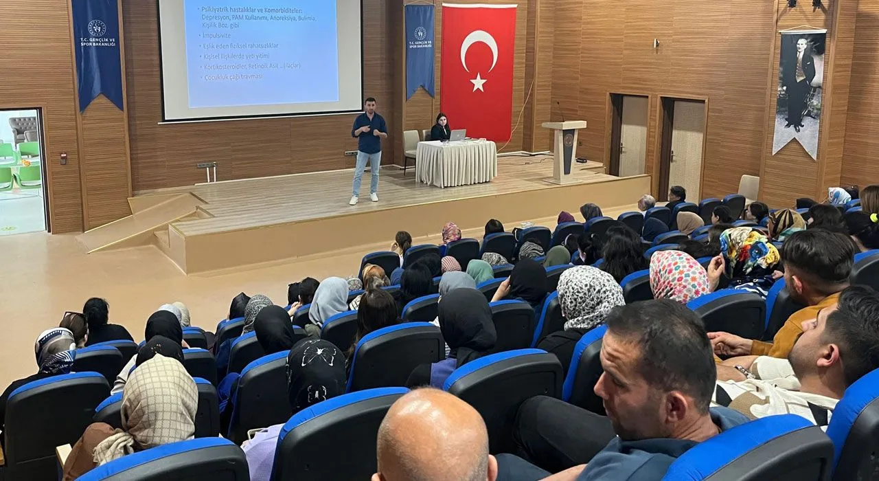 Osmaniye’de İntiharı Önleme Semineri Yapıldı Osmaniye’de İntiharı Önleme Semineri Yapıldı