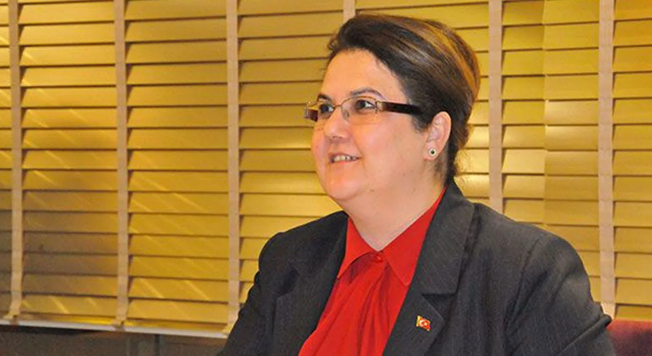 Derya Yanık: Nüfus Sorunu Milli Tehdit Boyutunda Derya Yanık: Nüfus Sorunu Milli Tehdit Boyutunda