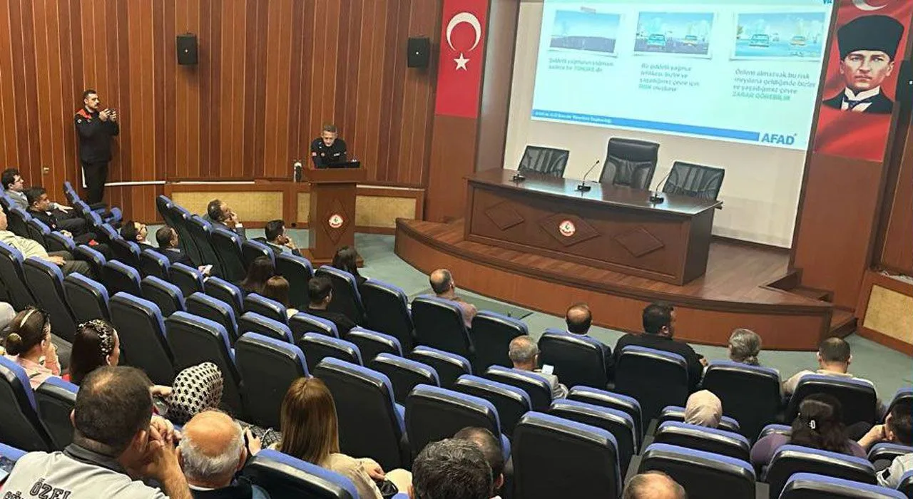 Osmaniye'De Güvenlik Ve Afet Eğitimi Verildi Osmaniye'De Güvenlik Ve Afet Eğitimi Verildi