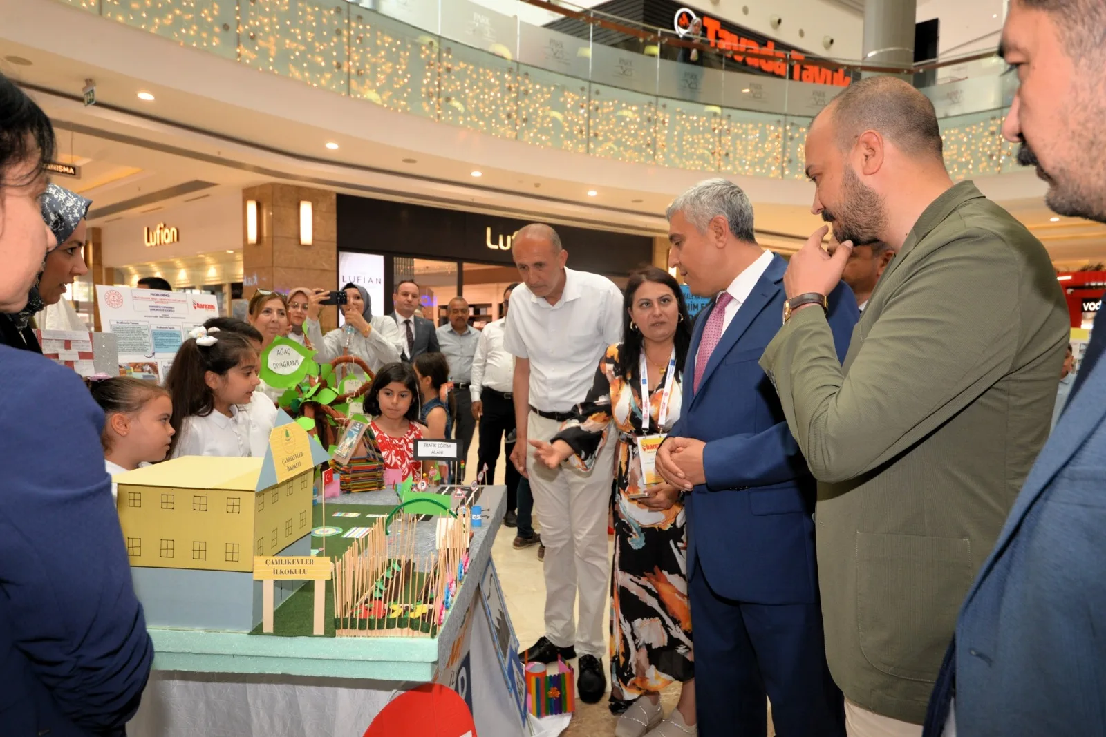 Park328 Avm’de Harezmi Rüzgarı Esti Park328 Avm’de Harezmi Rüzgarı Esti