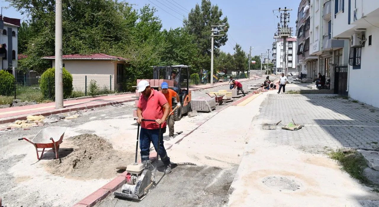 Osmaniye’de Altyapı Güçleniyor, Asfalt Yolda Osmaniye’de Altyapı Güçleniyor, Asfalt Yolda