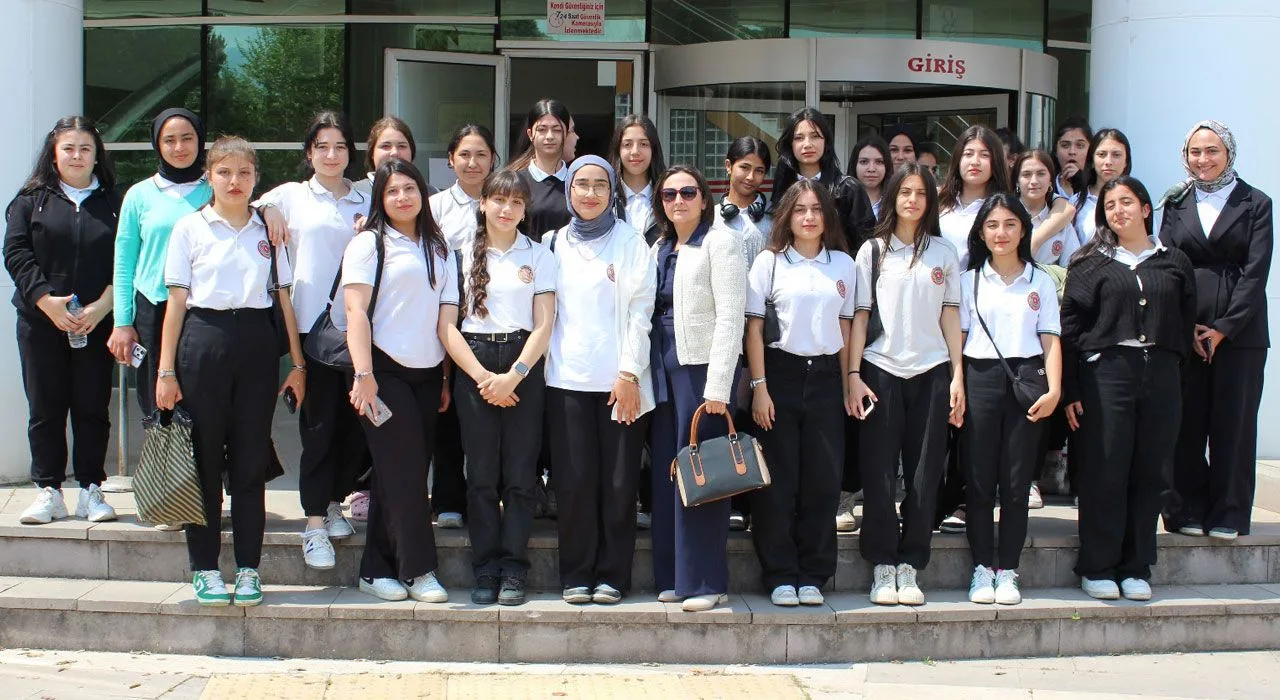 Okü, Liseli Gençleri Kampüsünde Ağırladı Okü, Liseli Gençleri Kampüsünde Ağırladı
