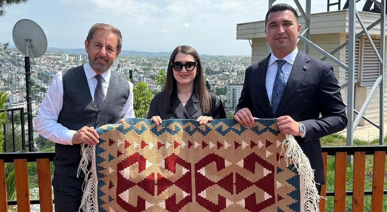 Kadirli, Halk Tv Ekranlarında Tanıtıldı Kadirli, Halk Tv Ekranlarında Tanıtıldı