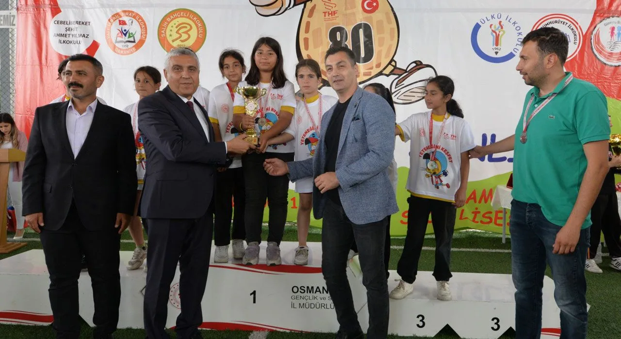 Osmaniye’de Mini Hentbol Şenliği Tamamlandı
