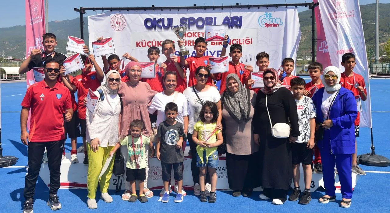 Küçükler Hokey Finali Osmaniye’de Gerçekleşti Küçükler Hokey Finali Osmaniye’de Gerçekleşti