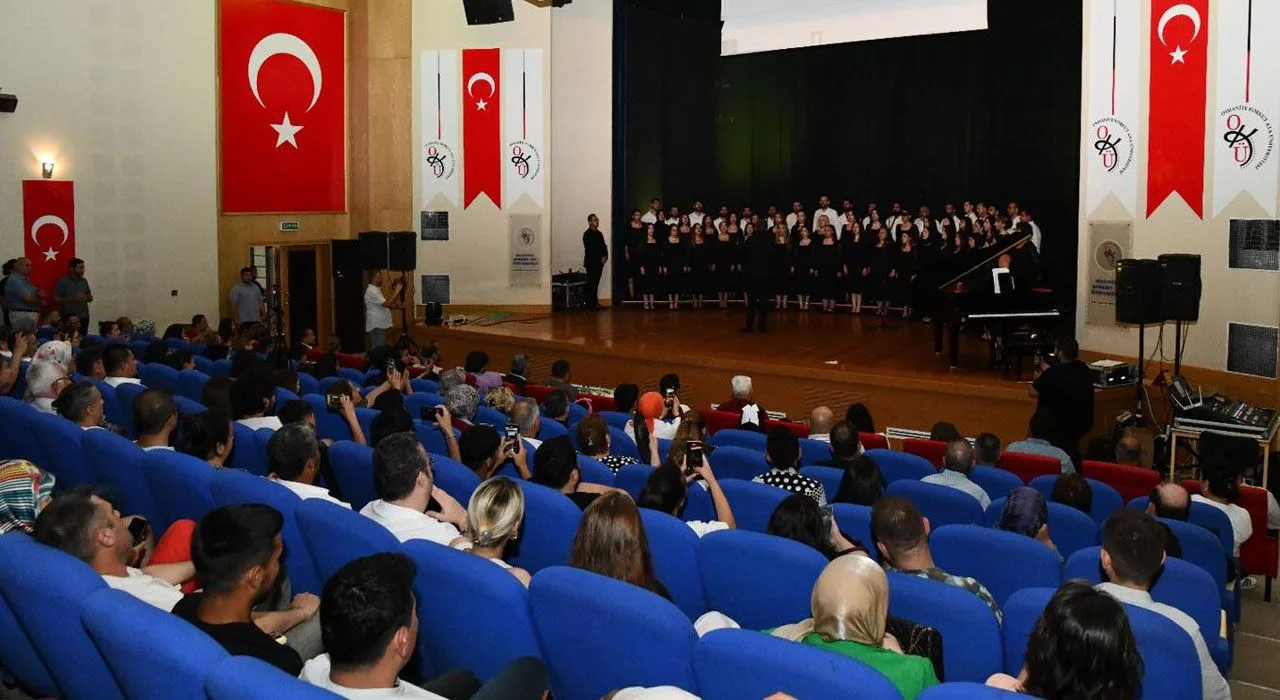 Osmaniye’nin Gururu Koro Ayakta Alkışlandı Osmaniye’nin Gururu Koro Ayakta Alkışlandı