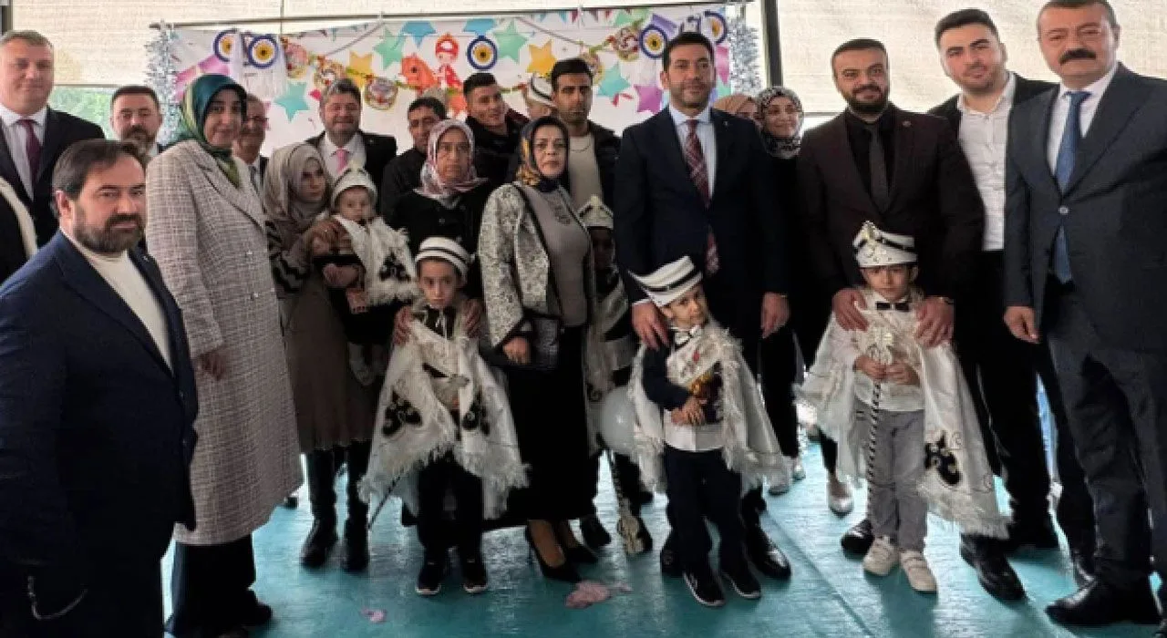 Ak Parti’den Geleneksel Sünnet Etkinliği Ak Parti’den Geleneksel Sünnet Etkinliği