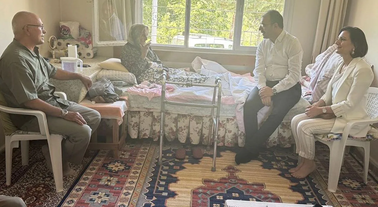 Kadirli'De Örnek Ailelere Anlamlı Ziyaret Kadirli'De Örnek Ailelere Anlamlı Ziyaret
