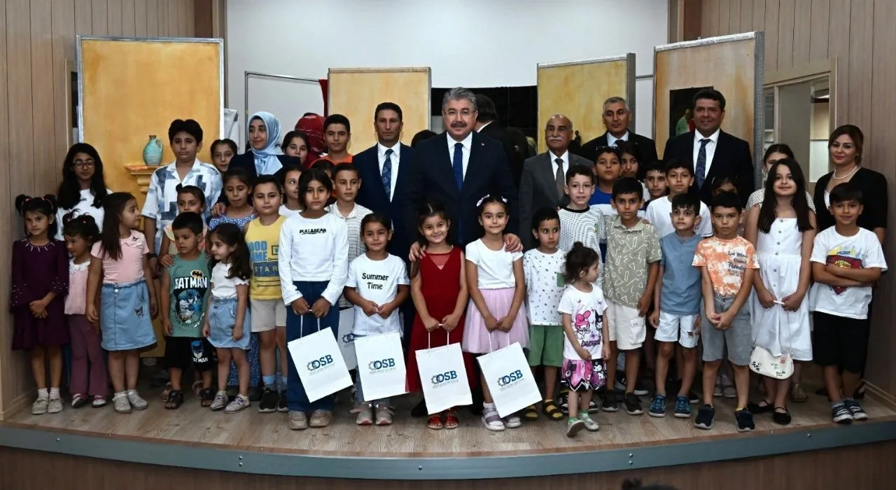 Osmaniye’de Yetim Çocuklara Karne Şenliği Osmaniye’de Yetim Çocuklara Karne Şenliği