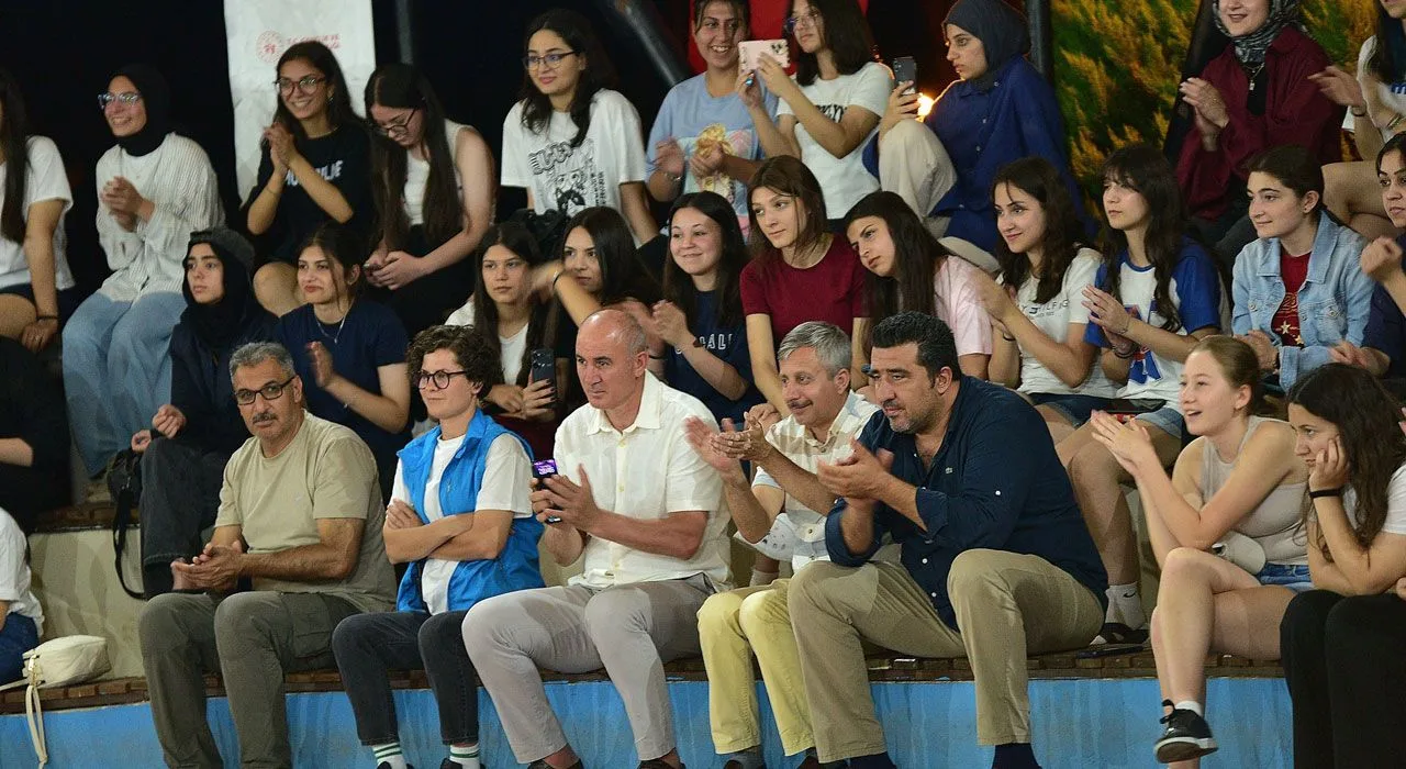 Gençler Aslantaş Gençlik Kampı’nda Coşkuyla Buluştu Gençler Aslantaş Gençlik Kampı’nda Coşkuyla Buluştu