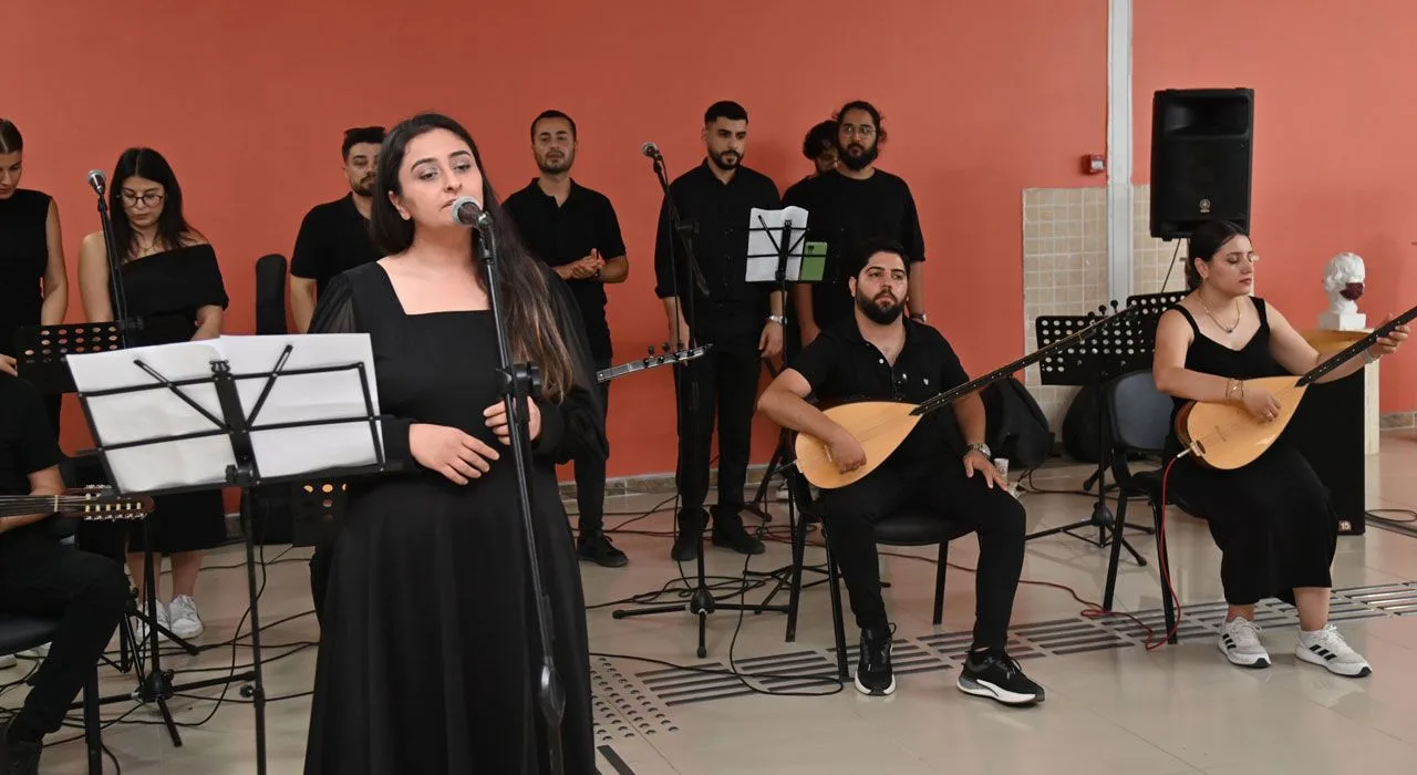 Okü’de Mezuniyet, Sanatla Buluştu