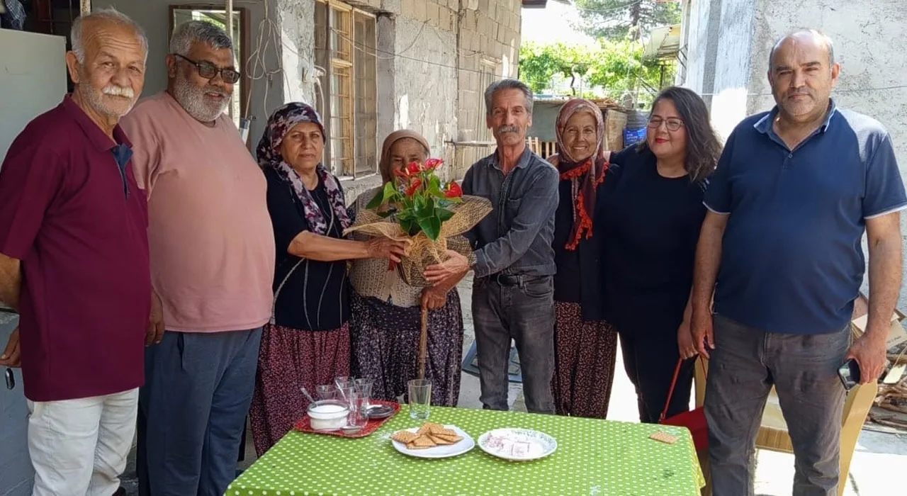 Dursun Yılmaz’a Chp’den Tebrik Ziyareti Dursun Yılmaz’a Chp’den Tebrik Ziyareti