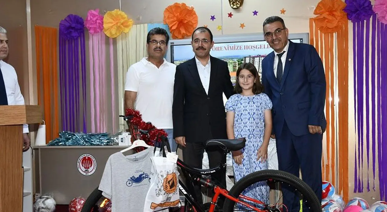 Kadirli’de Öğrenciler Ödüllerle Buluşturuldu