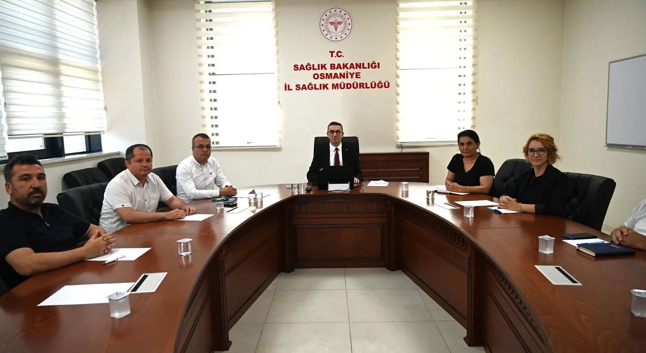 Sağlık Müdürlüğü’nde Hizmet Değerlendirmesi Sağlık Müdürlüğü’nde Hizmet Değerlendirmesi