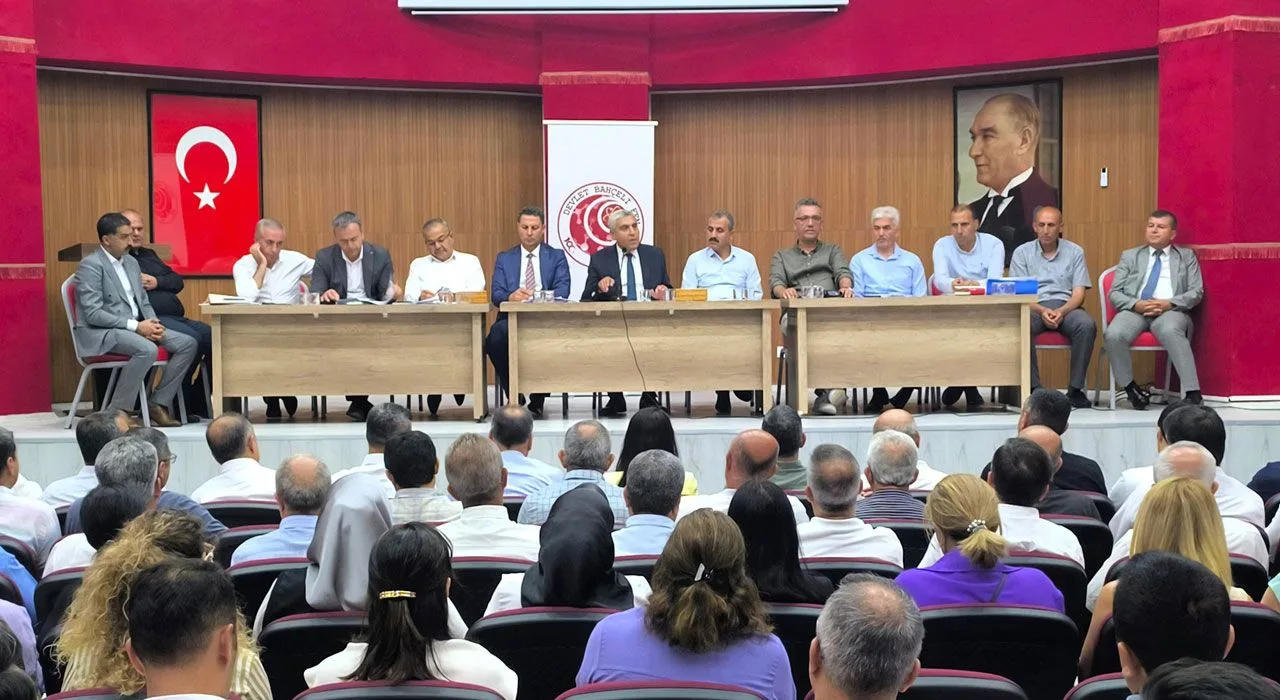 Osmaniye'De Eğitim Yılı Kapanış Toplantısı Yapıldı Osmaniye'De Eğitim Yılı Kapanış Toplantısı Yapıldı