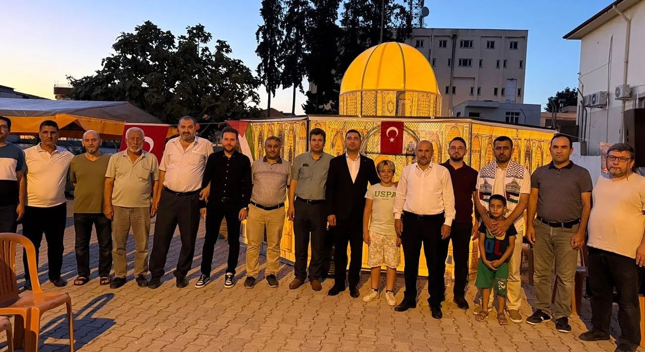 Kadirli'De Filistin'E Destek Çadırı Kuruldu