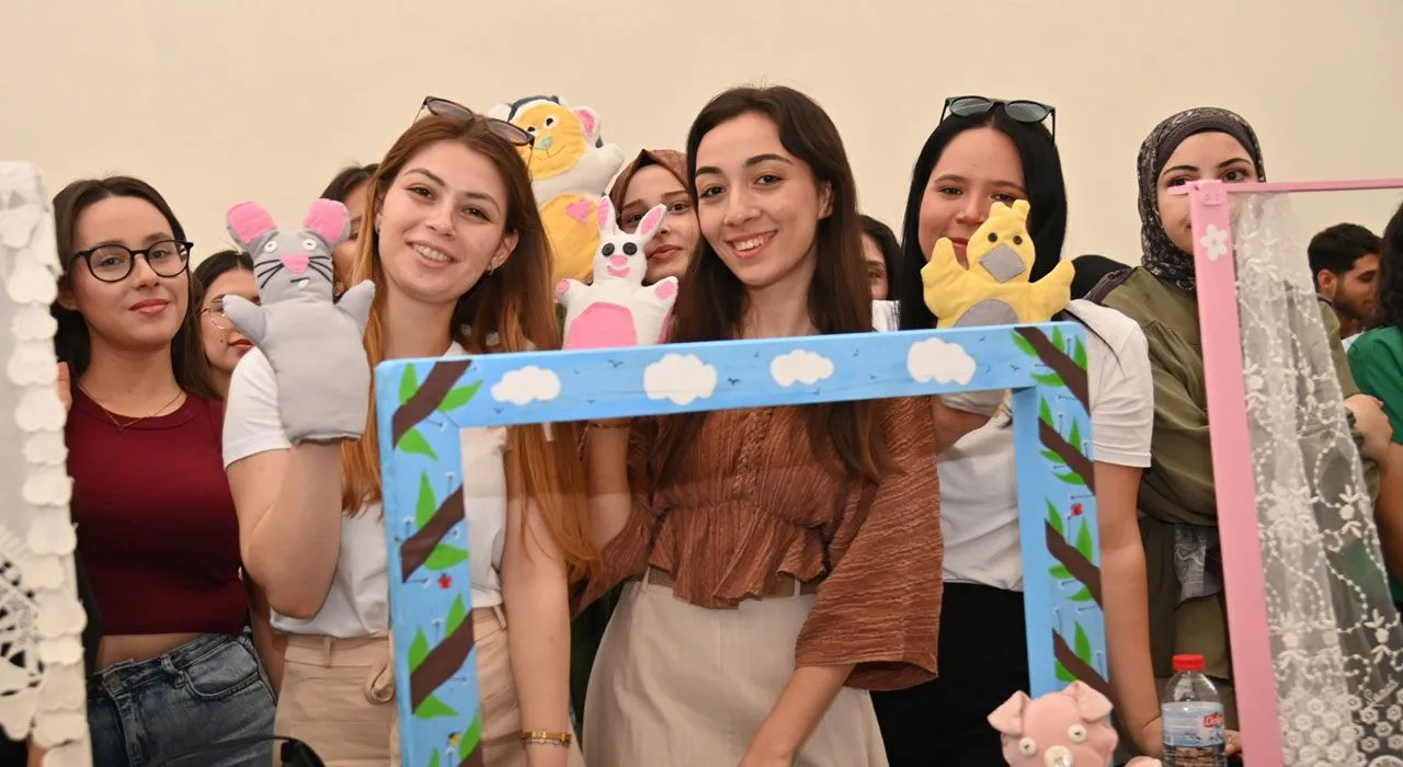 Okü’de Kukla Sergisi Büyük İlgi Gördü Okü’de Kukla Sergisi Büyük İlgi Gördü