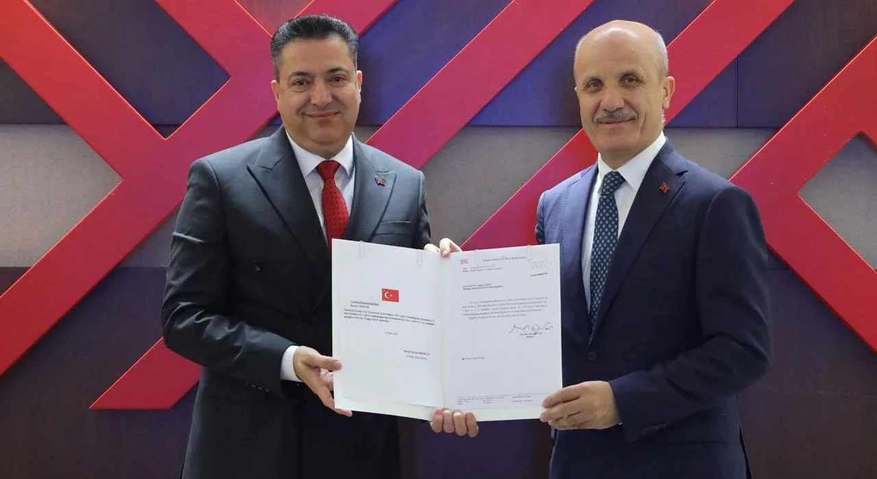 Prof. Dr. Turgay Uzun’un Rektörlük Mazbatası Verildi