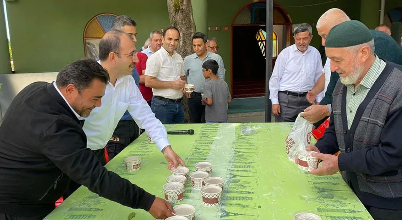 Kaymakam Erdinç Dolu’dan Birlik Mesajı Kaymakam Erdinç Dolu’dan Birlik Mesajı