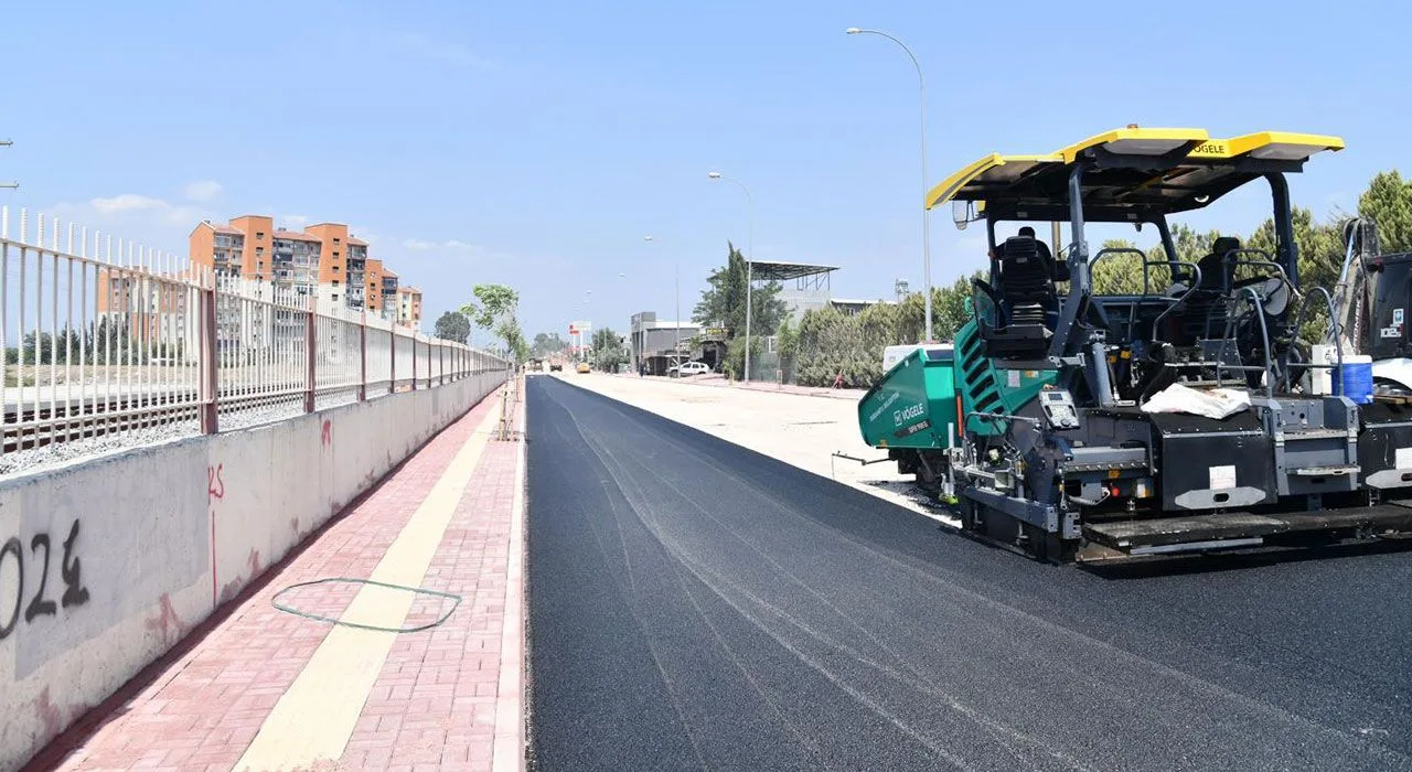 Ray Caddesi’nde Asfaltlama Ve Kaldırım Tamamlandı