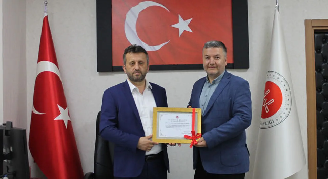 Osmaniye’de Dernek Başkanlarına Anlamlı Tören Osmaniye’de Dernek Başkanlarına Anlamlı Tören