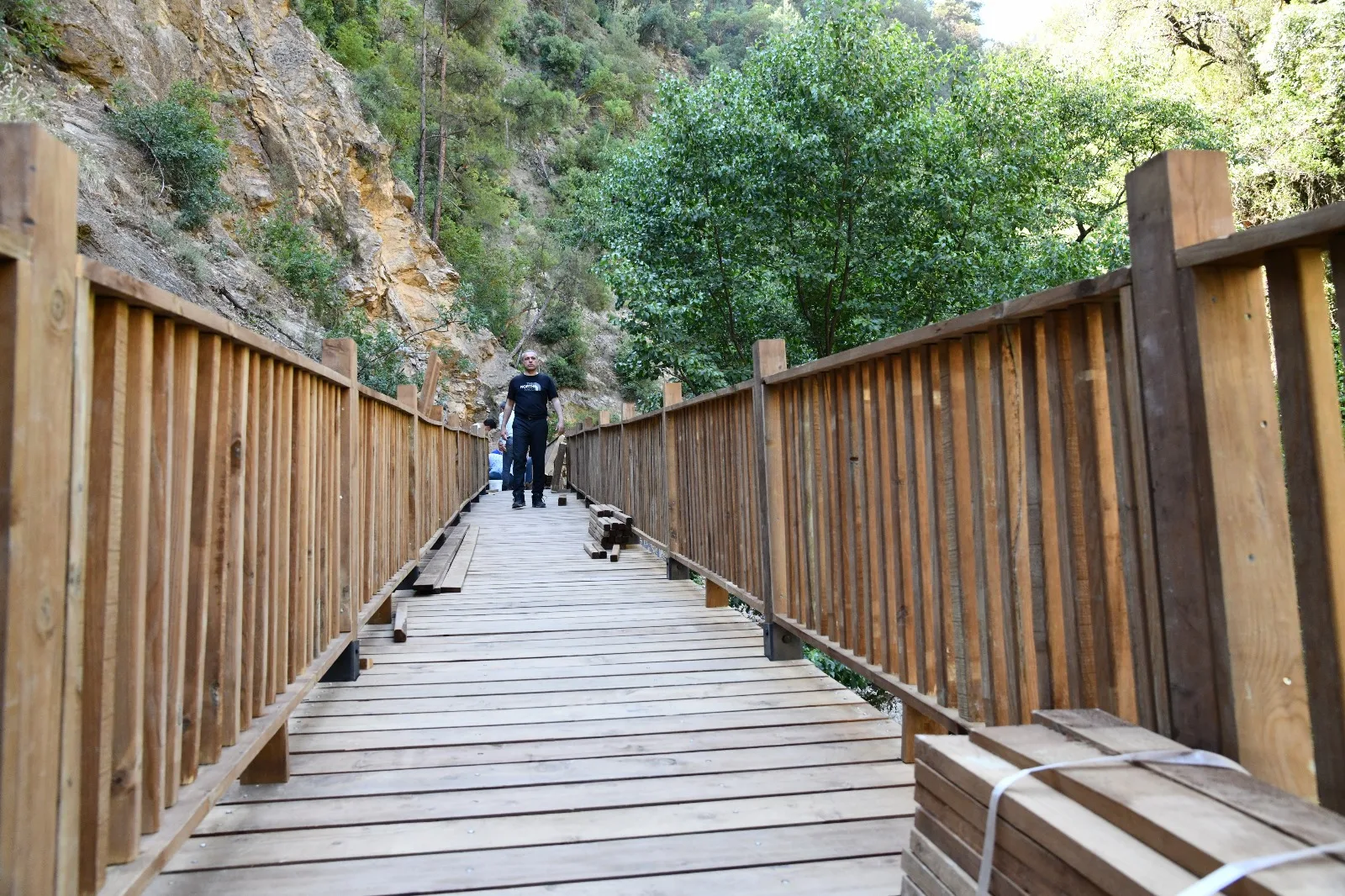 Karaçay Şelalesi’ne Doğa Dostu Yürüyüş Yolu