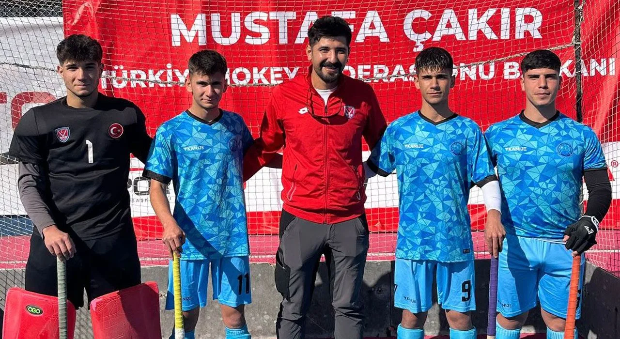 Hokey Şampiyonasına Osmaniye'Den 4 Temsilci Hokey Şampiyonasına Osmaniye'Den 4 Temsilci