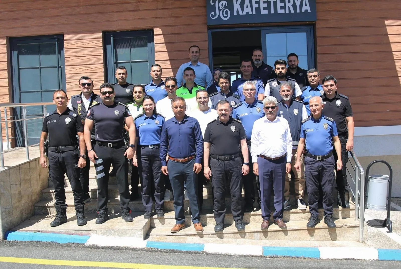 Polis Memurları Rütbelerini Mehmet Sarıbuva’dan Aldı