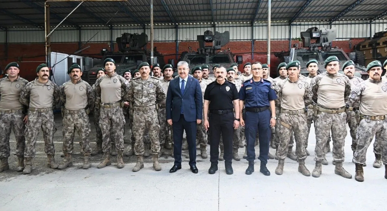 Osmaniye’de Özel Harekat’a Dualarla Veda Osmaniye’de Özel Harekat’a Dualarla Veda