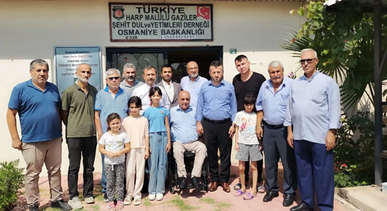 Ali Çakmak’tan Duygulandıran Veda Ziyareti Ali Çakmak’tan Duygulandıran Veda Ziyareti