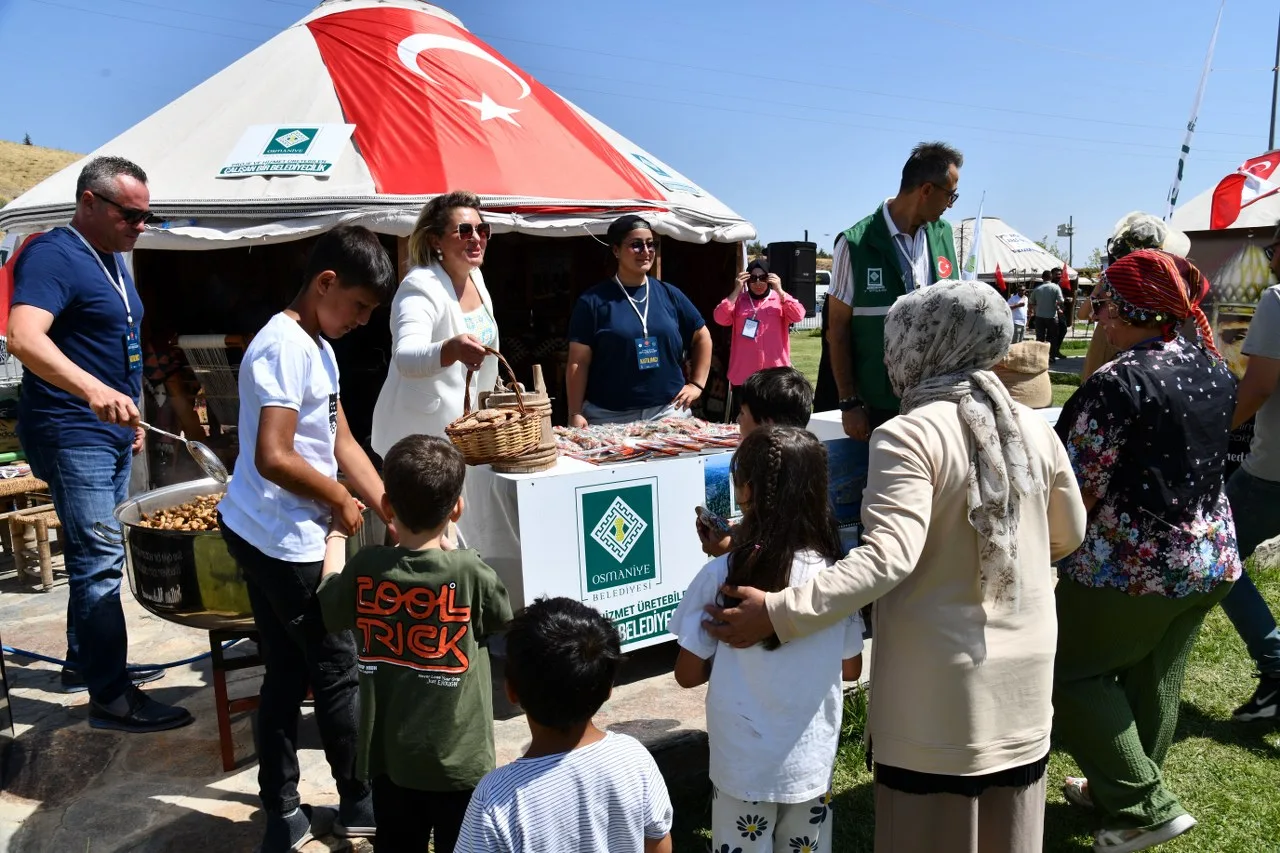 Osmani̇ye Beledi̇yesi̇ Ahlat Otaği’na Yoğun İlgi̇ (4)