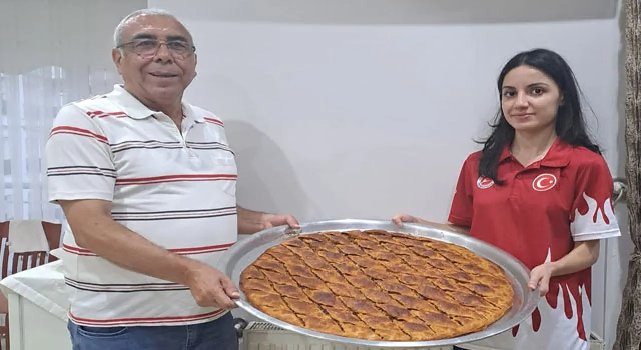 Osmaniye’nin Etli Kömbesi Aybüke Kılınç’a Ikram Edildi