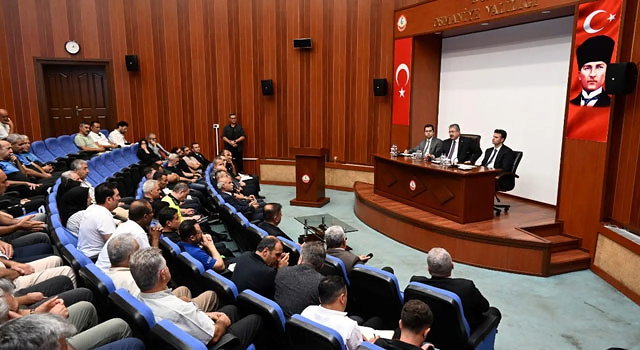 Vali Erdinç Yılmaz Muhtarlarla Buluştu