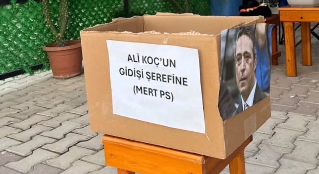 Ali Koç Gitti, Osmaniye’de Dükkan Önünde Şeker Dağıtıldı