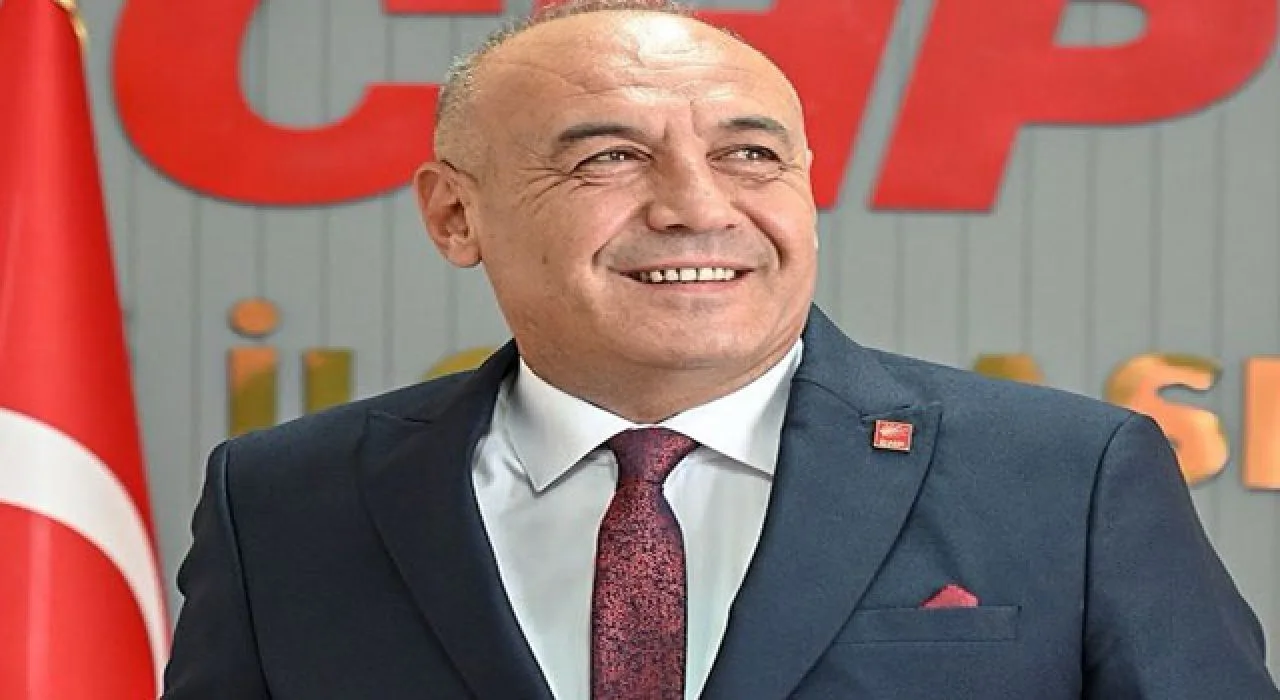 Chp Kadirli’de Enver Eker Yeniden Başkan Seçildi Chp Kadirli’de Enver Eker Yeniden Başkan Seçildi