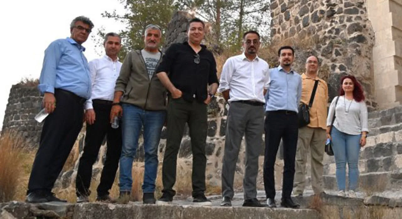 Okü Rektörü Uzun’dan Toprakkale Kalesi’ne İnceleme