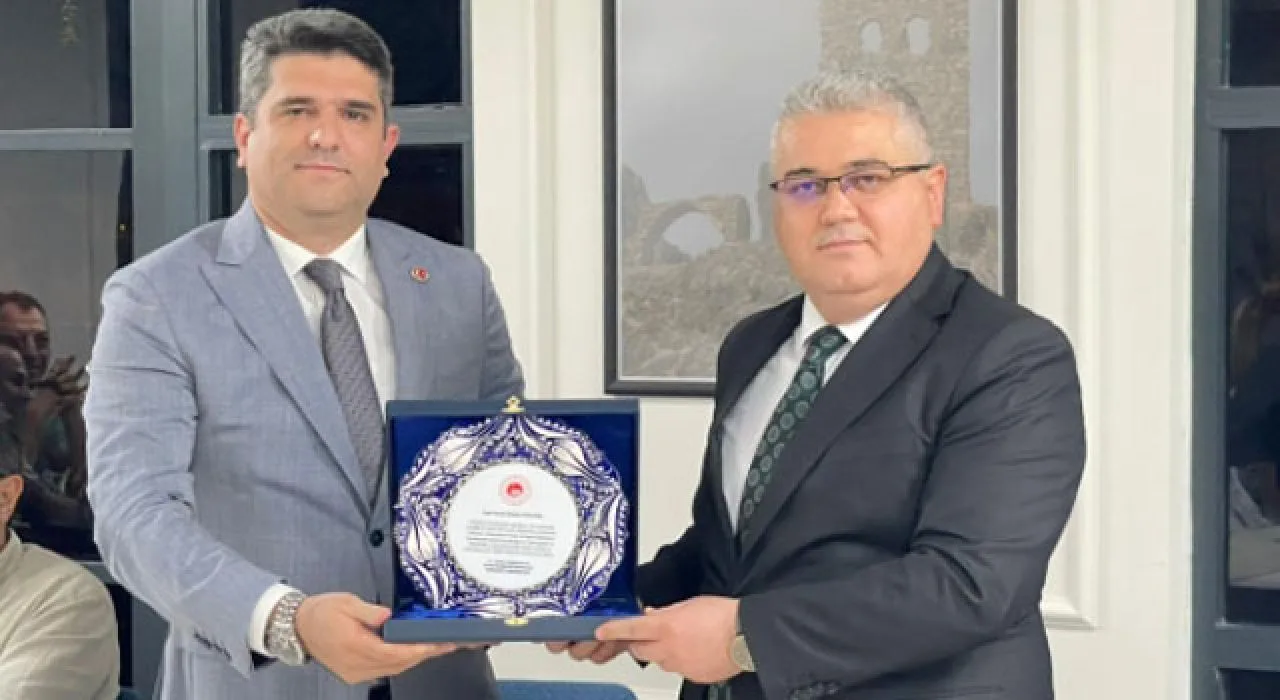 Osmaniye İl Müdürü Hamdi Görkem Gençtürk’e Veda Osmaniye İl Müdürü Hamdi Görkem Gençtürk’e Veda