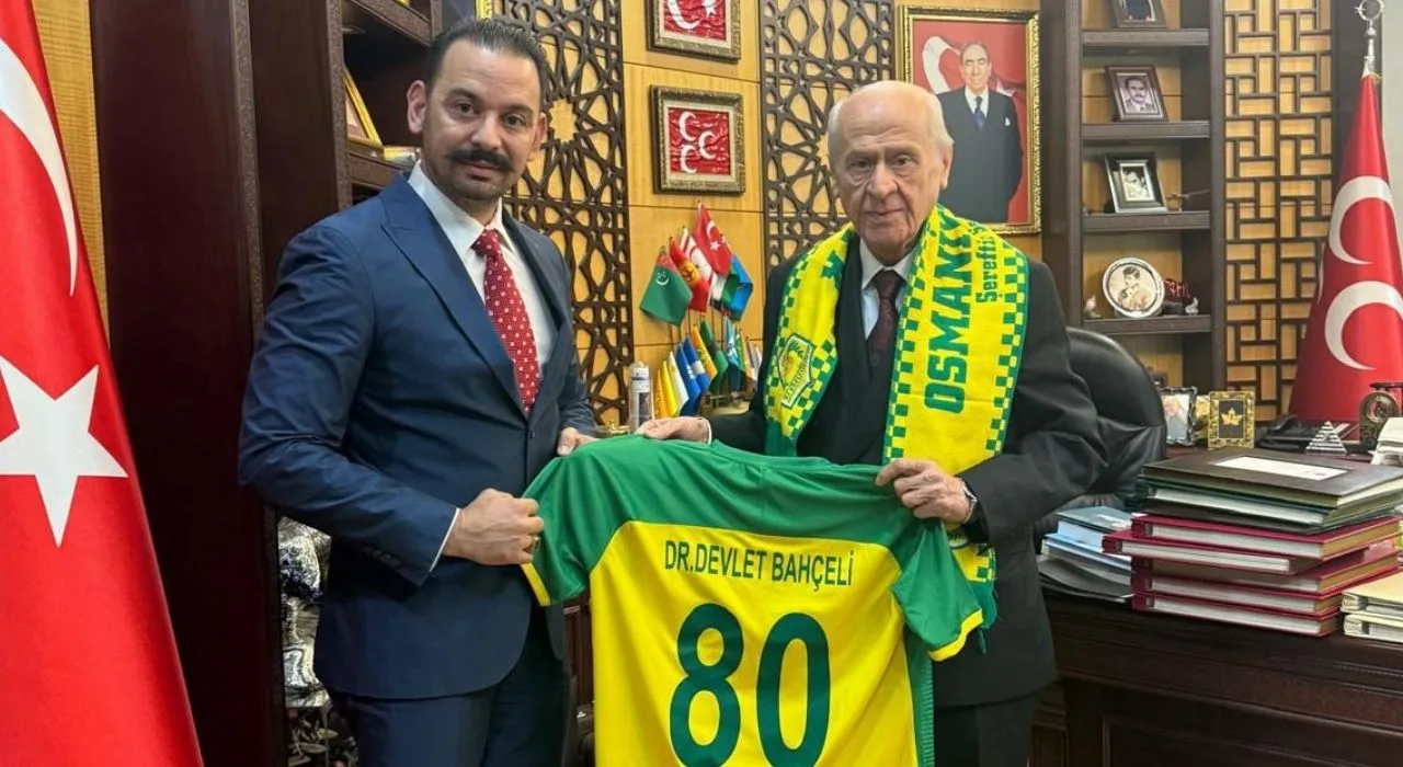 Devlet Bahçeli, Osmaniyespor’un Onursal Başkanı Oldu Devlet Bahçeli, Osmaniyespor’un Onursal Başkanı Oldu
