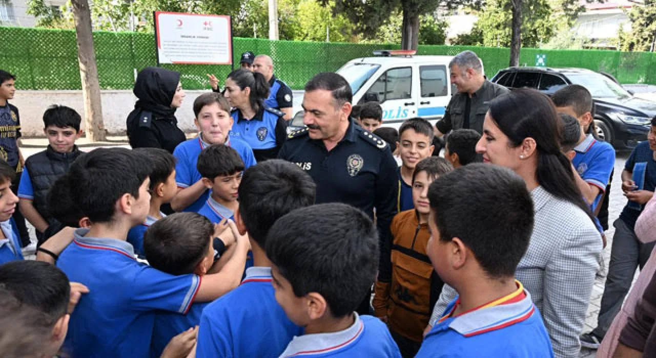 Osmaniye Polisi Öğrencilerle Buluştu Osmaniye Polisi Öğrencilerle Buluştu