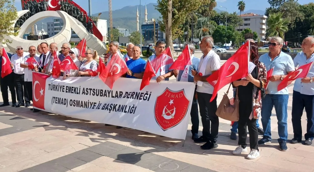 Osmaniye’de Emekli Astsubaylardan Hak Ve Adalet Çağrısı Osmaniye’de Emekli Astsubaylardan Hak Ve Adalet Çağrısı