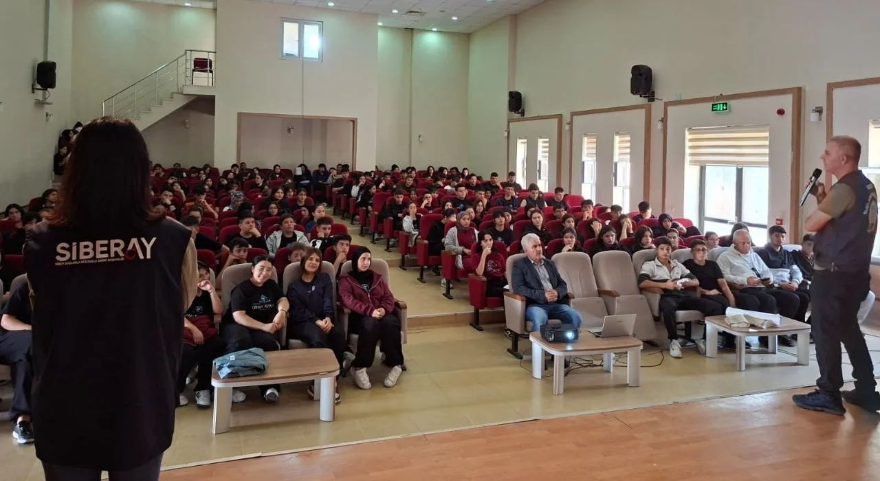 Osmaniye’de Öğrencilere Siber Güvenlik Eğitimi