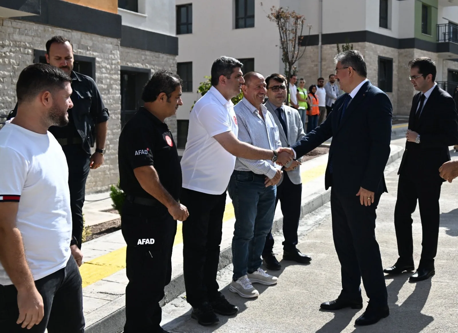 Vali Erdinç Yılmaz Bahçe’de Deprem Konutlarını İnceledi Vali Erdinç Yılmaz Bahçe’de Deprem Konutlarını İnceledi