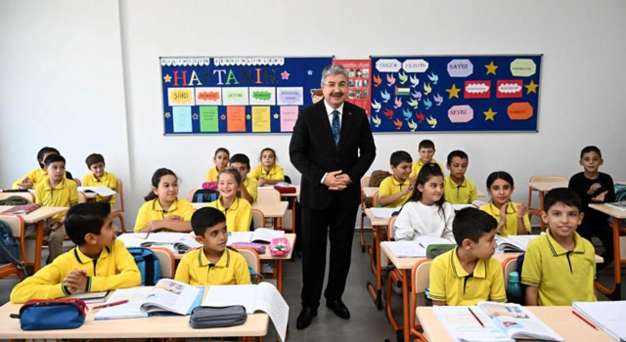 Vali Dr. Erdinç Yılmaz: “Eğitim Her Şeyin Temeli” Vali Dr. Erdinç Yılmaz: “Eğitim Her Şeyin Temeli”