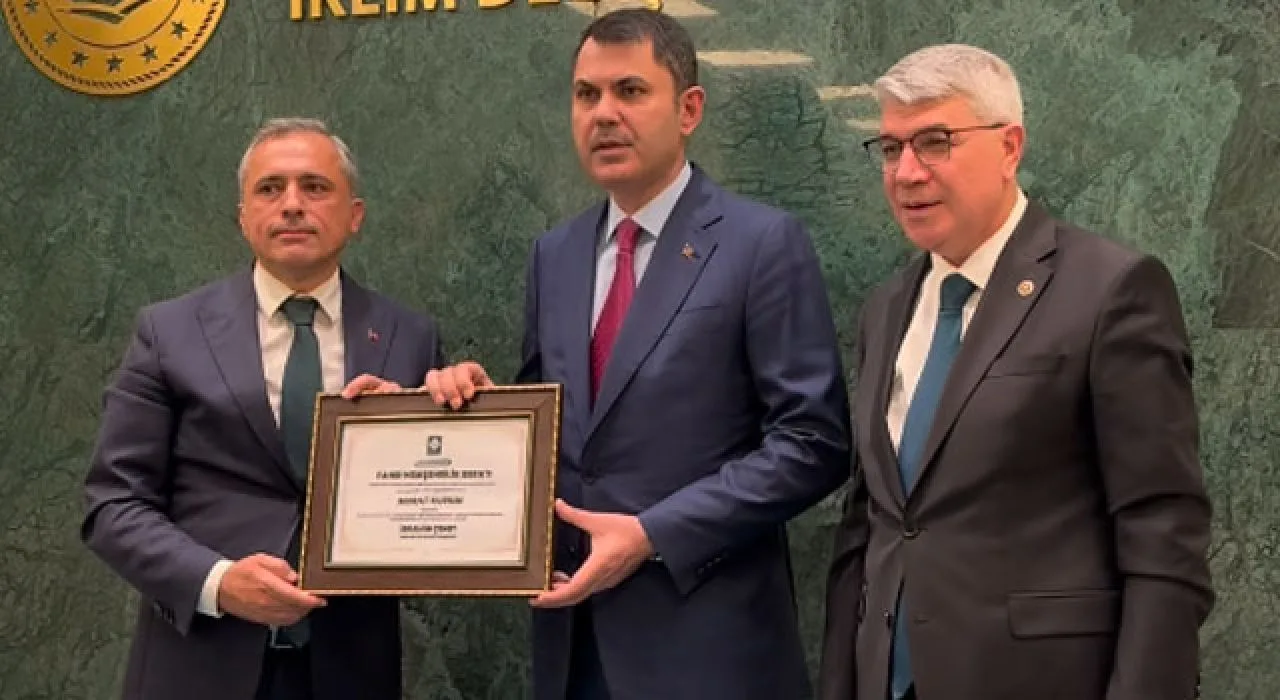 Osmaniye’ye Destek İçin Bakan Kurum’a Ziyaret Osmaniye’ye Destek İçin Bakan Kurum’a Ziyaret