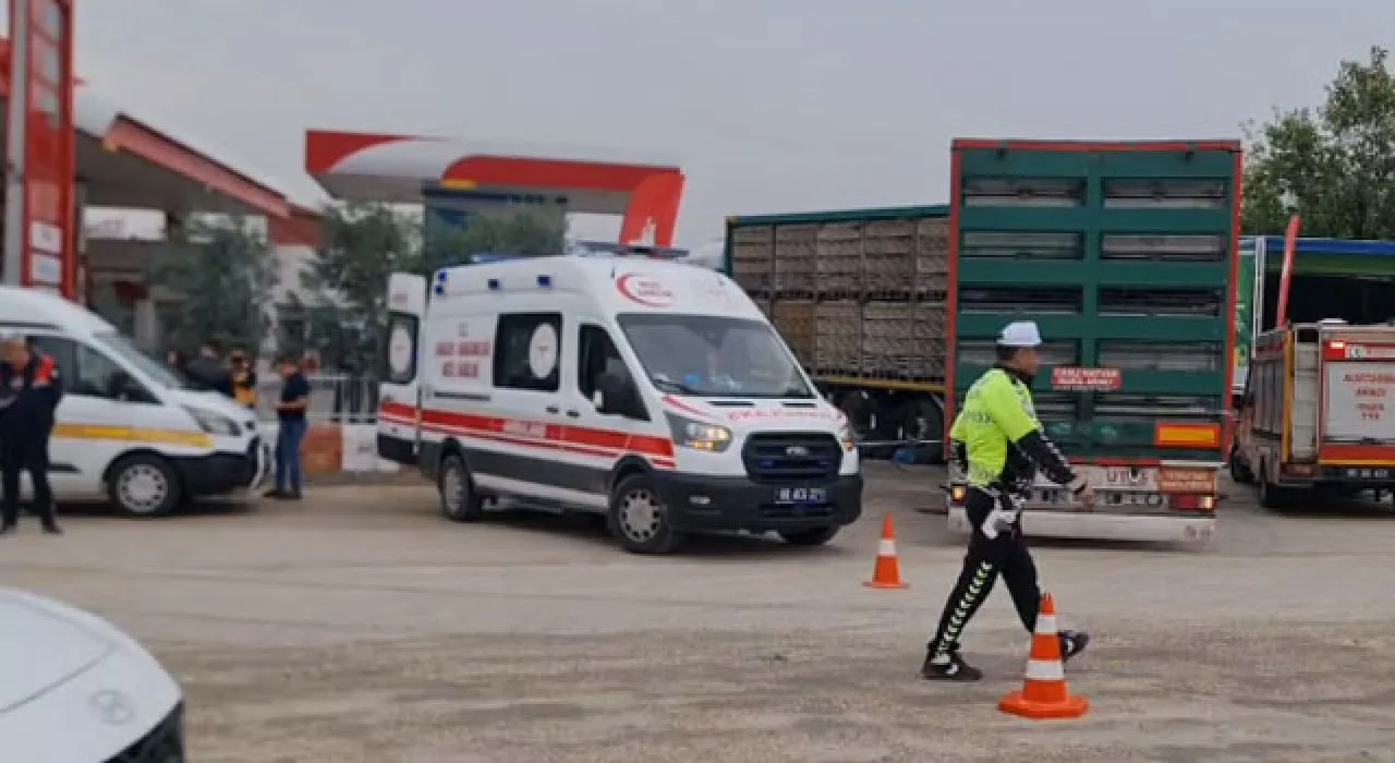 Kadirli’de Tır Kazası: 86 Yaşındaki Adam Hayatını Kaybetti Kadirli’de Tır Kazası: 86 Yaşındaki Adam Hayatını Kaybetti