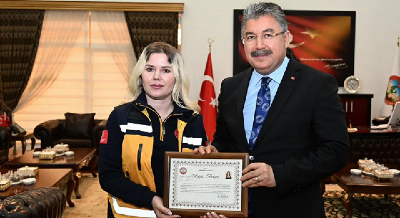 Vali Erdinç Yılmaz’dan 112 Personeline Başarı Belgesi