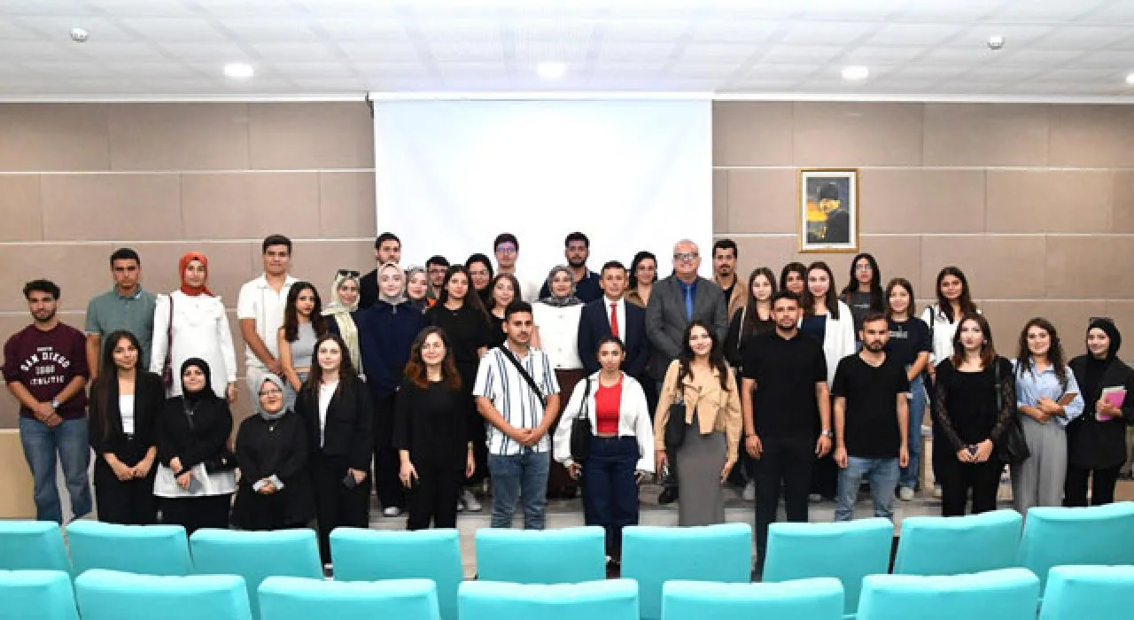 Okü’de Öğrencilere Kamu Kariyeri Üzerine Söyleşi Okü’de Öğrencilere Kamu Kariyeri Üzerine Söyleşi