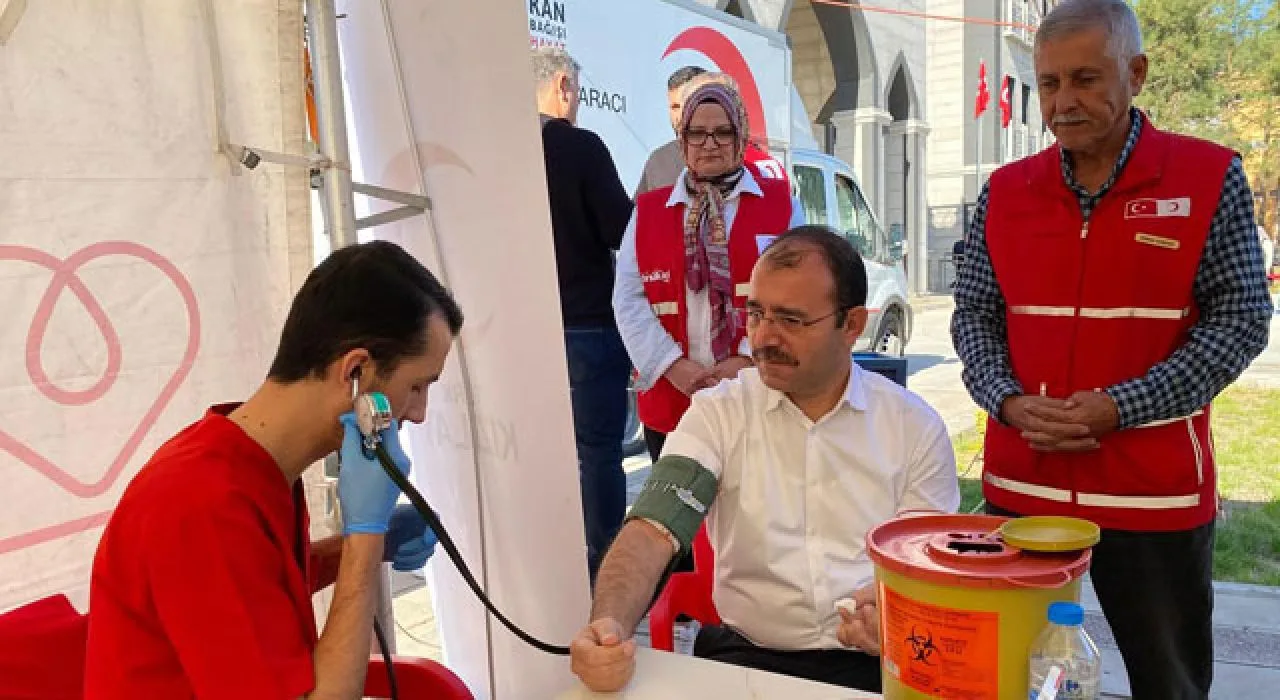 Kaymakam Erdinç Dolu Kadirli’de Kan Bağışı Yaptı