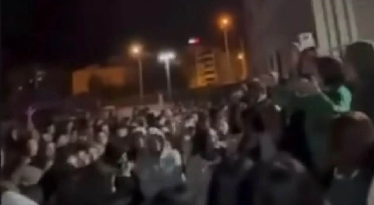 Osmaniye Kyk Yurdu’nda “Suya İlaç” İddiası Panik Yarattı Osmaniye Kyk Yurdu’nda “Suya İlaç” İddiası Panik Yarattı