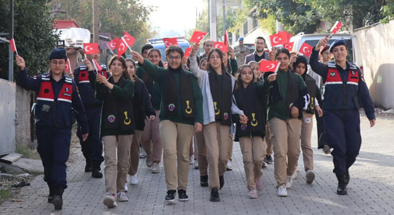 Osmaniye Jandarması Öğrencilerle Bir Araya Geldi Osmaniye Jandarması Öğrencilerle Bir Araya Geldi